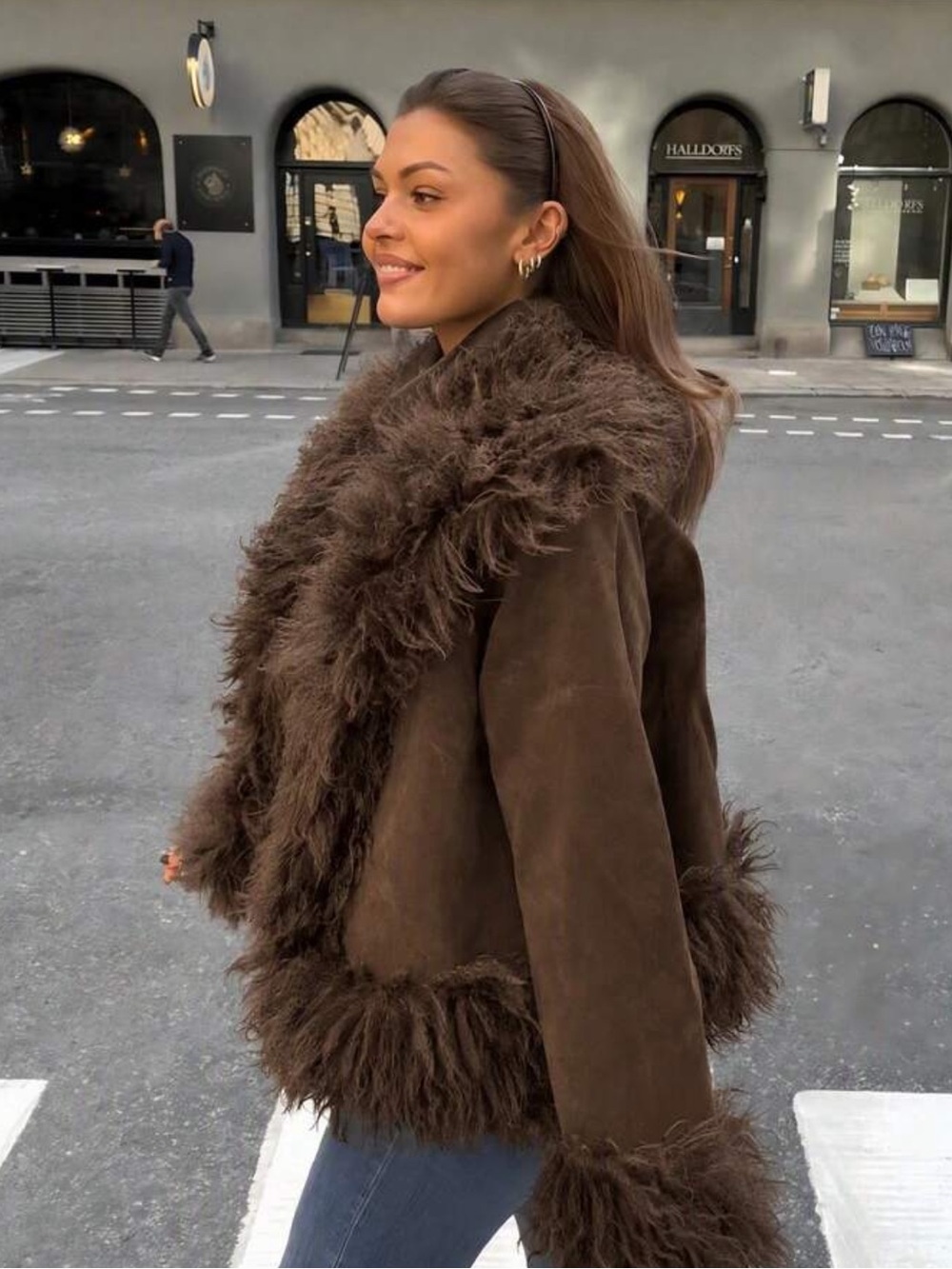 Women's Autumn/Winter Coffee Color New Vintage Faux Fur Trim Suede-Style Short